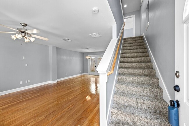 Building Photo - 5951 S Loop E