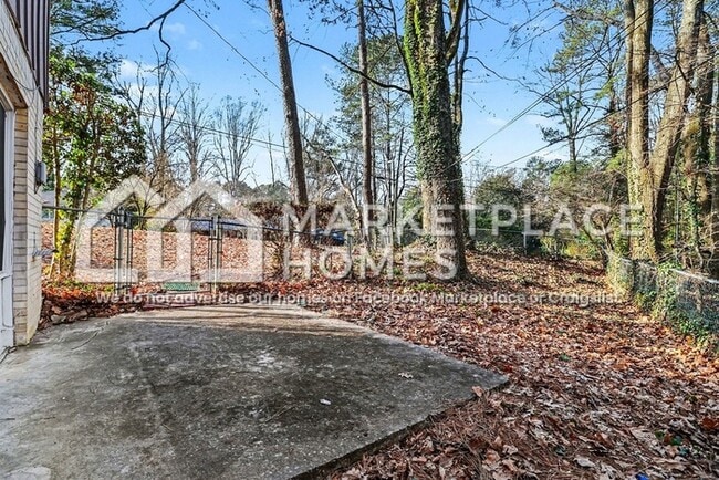 Building Photo - 2542 Melinda Dr NE