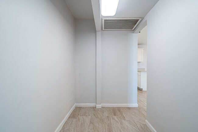 Building Photo - Acreage Property for Rent!!