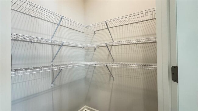 Building Photo - 61 Biltmore Pl