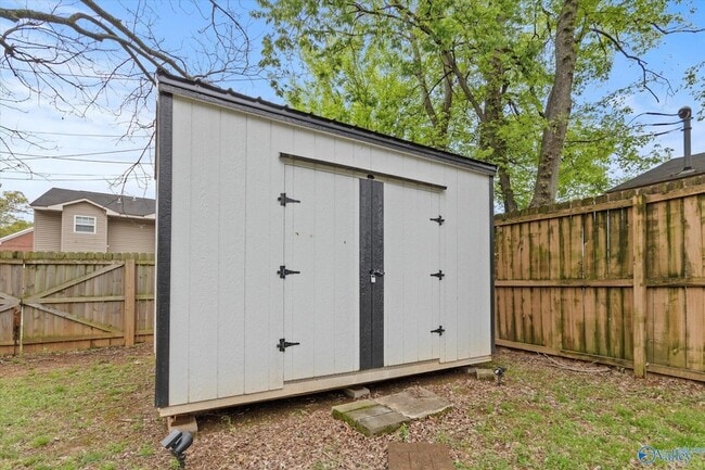 Building Photo - 603 Prospect Dr SE