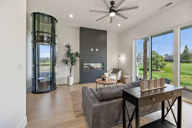 Building Photo - Convenience, Beauty and Space Makes this H...
