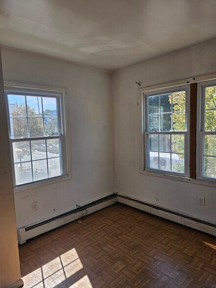 Building Photo - 228 Duncan Ave