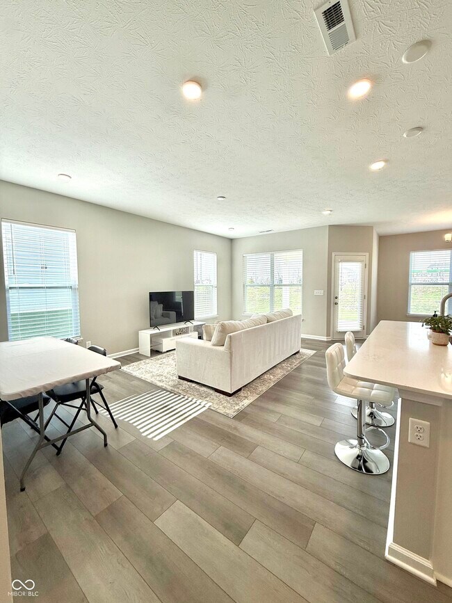 Building Photo - 6608 Ferguson Dr
