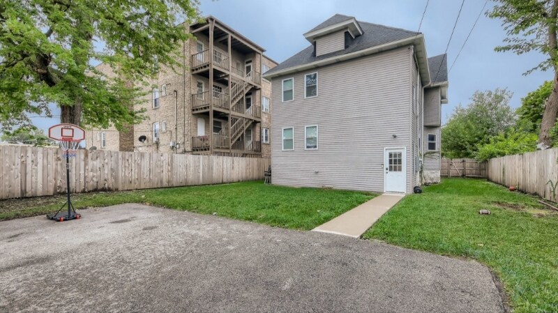 Building Photo - 125 S 6th Ave