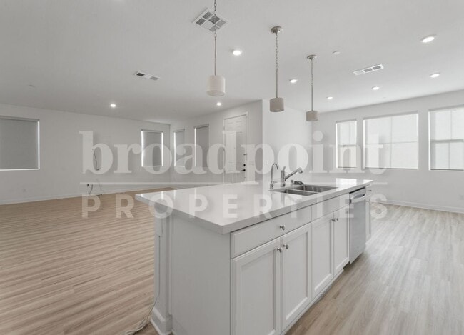 Building Photo - 27941 Silo Ln