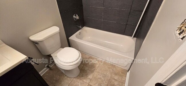 Building Photo - 2511 Drayton Dr