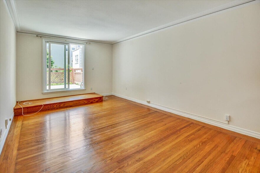 Building Photo - 3675 Fillmore St