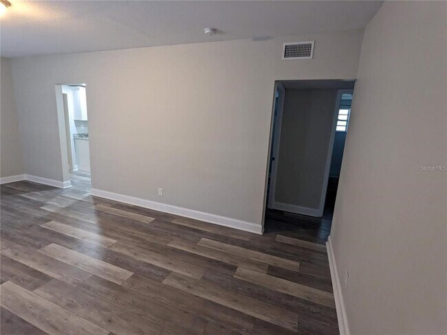 Building Photo - 4105 W Mango Ave