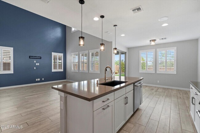 Building Photo - 25509 N 140th Dr