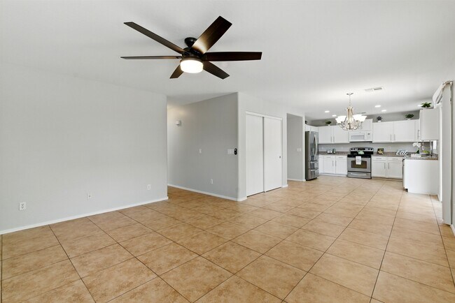 Primary Photo - 11546 W Schleifer Dr
