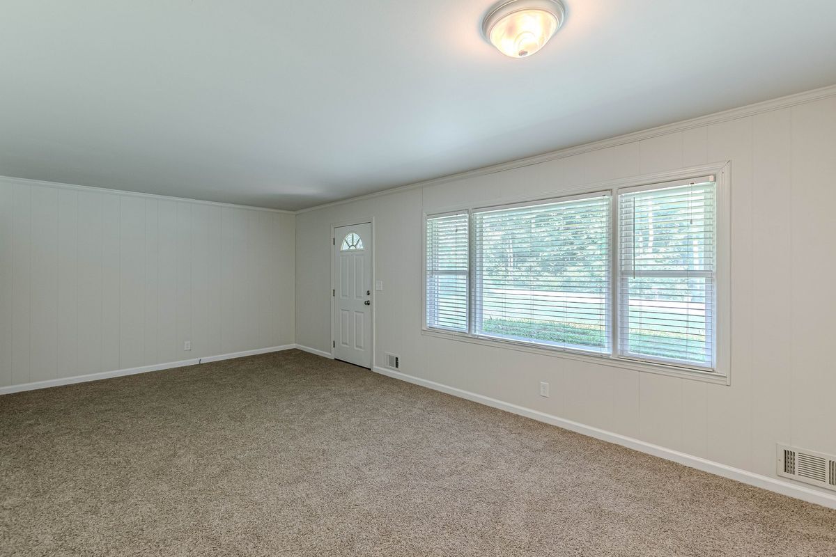 Building Photo - 3920 Cliftondale Pl