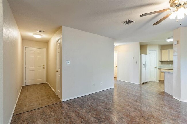 Building Photo - 7704 Plateau Cove