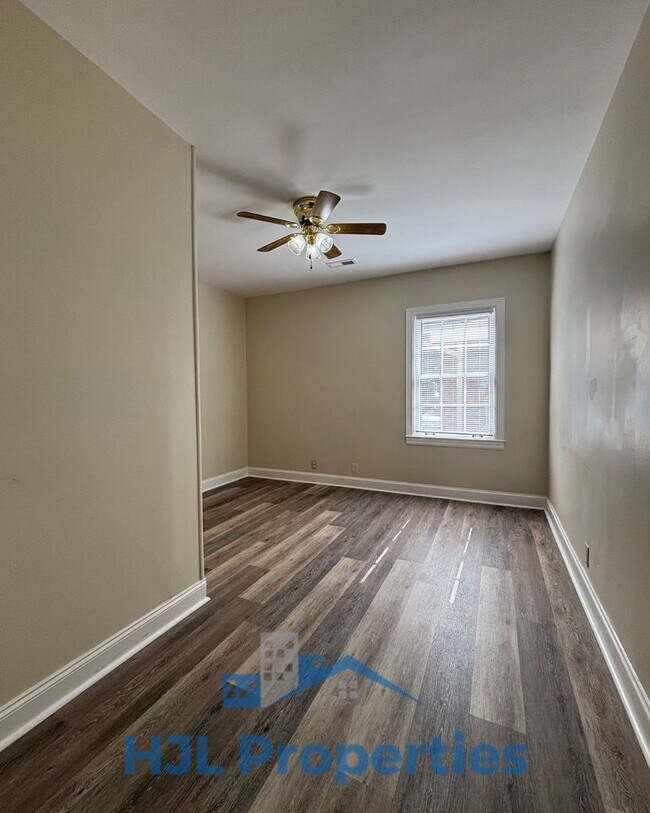 Building Photo - 131 McGavock Pk