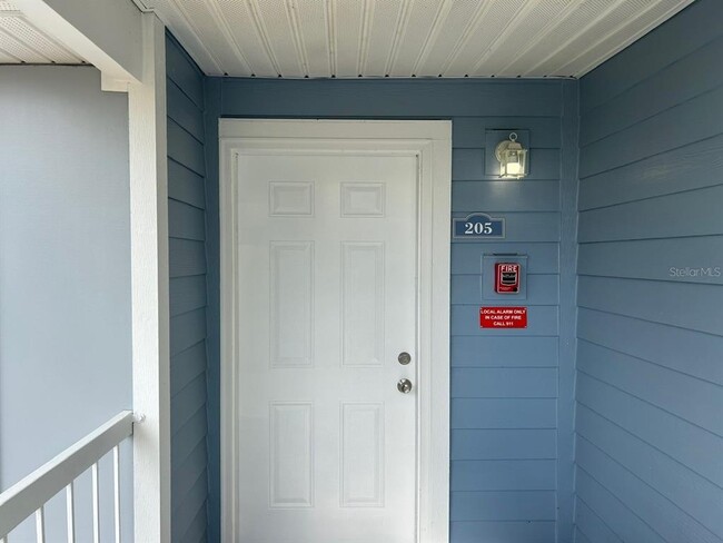 Building Photo - 727 Sugar Bay Way