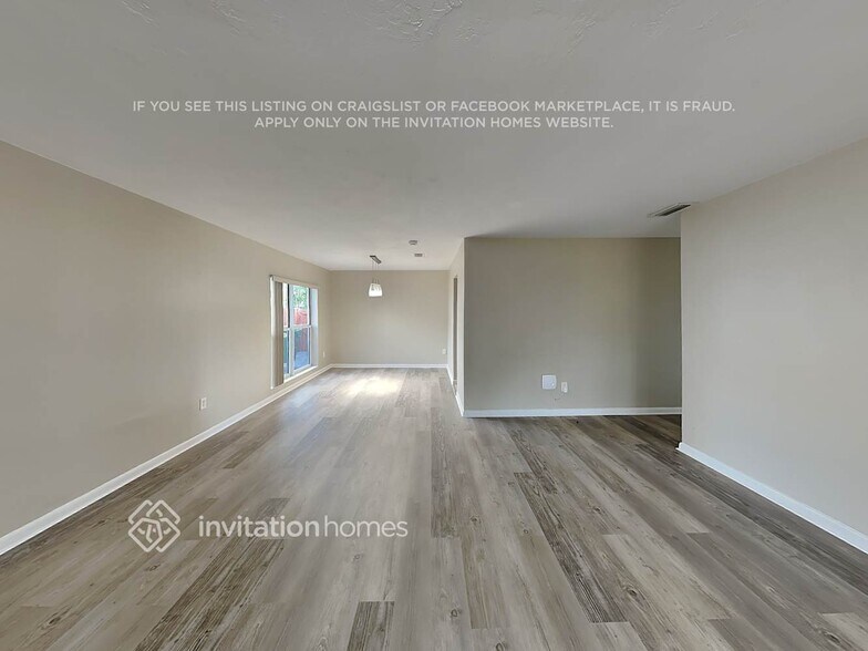 Building Photo - 2620 SW 121st Ave