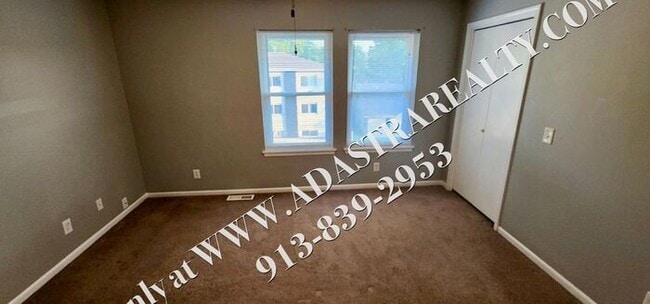 Building Photo - 2 Bed 1.5 Bath Townhome in Bonner Springs-...