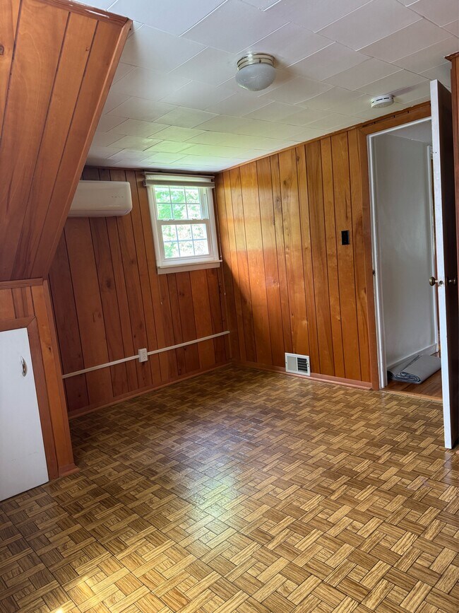 Building Photo - 6 Beechwood Rd
