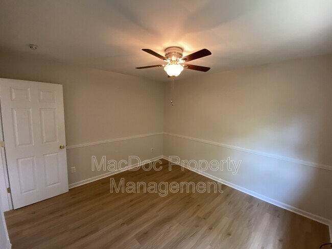 Building Photo - 128 Hickok Cir