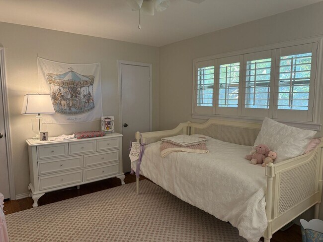 Building Photo - Overton Park home for Lease