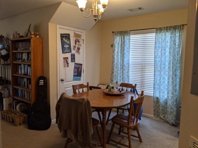 Building Photo - 209 Bridgewater Cir