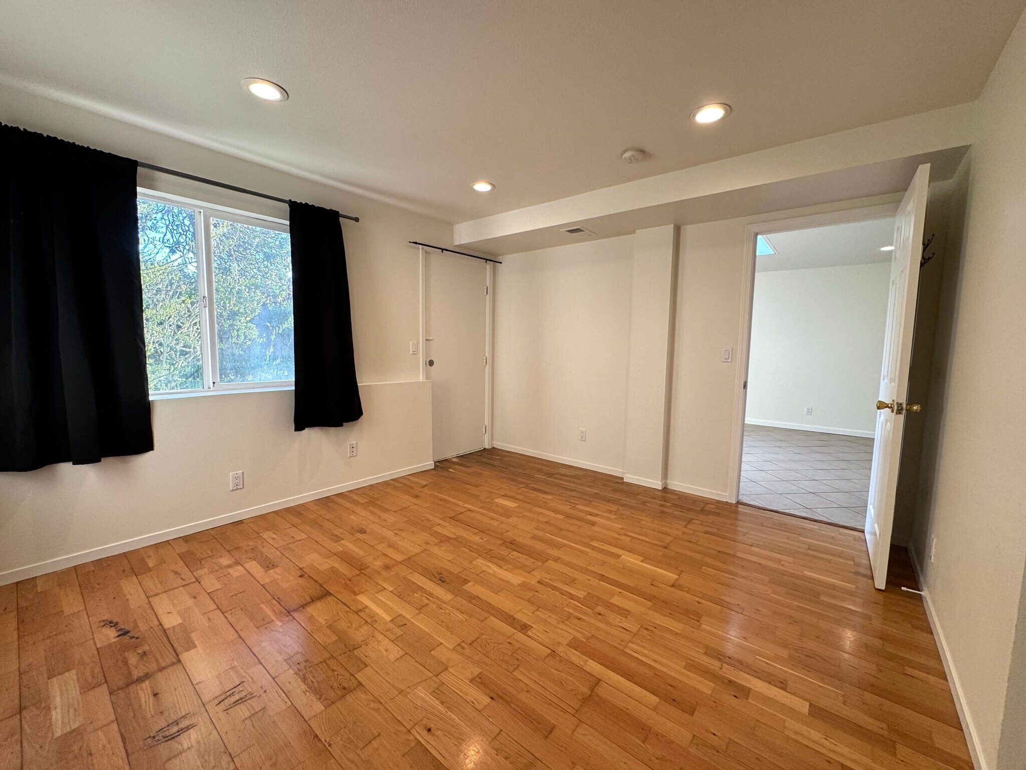 Building Photo - 1315 Skyline Dr