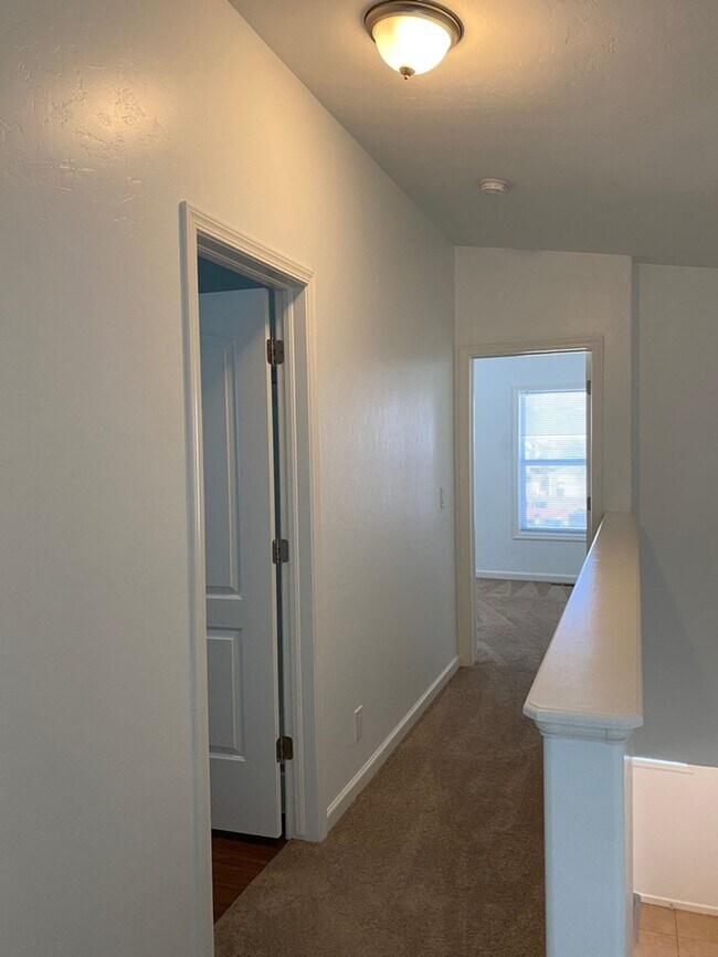 Building Photo - 509 East Kiowa-102