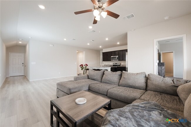 Building Photo - 2334 Aylesbury Dr