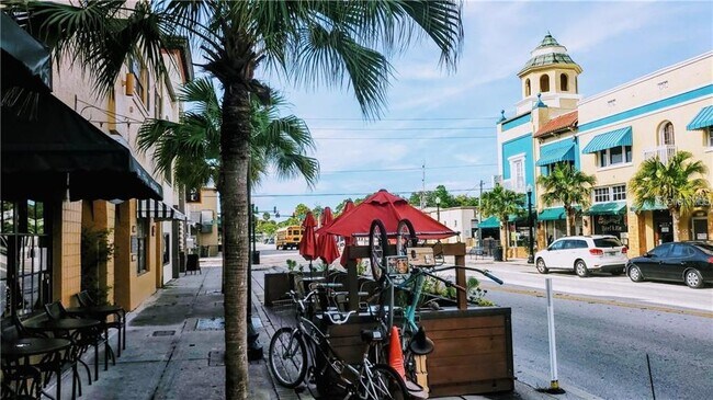 Building Photo - 4345 Tahitian Gardens Cir