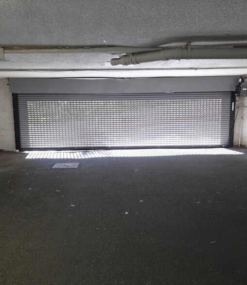 Garage - 3115 Patrick Henry Dr