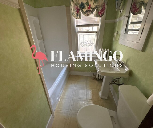 Building Photo - “Massive 8-Bedroom Home in Dayton – Rare Multi-Level Living Space”