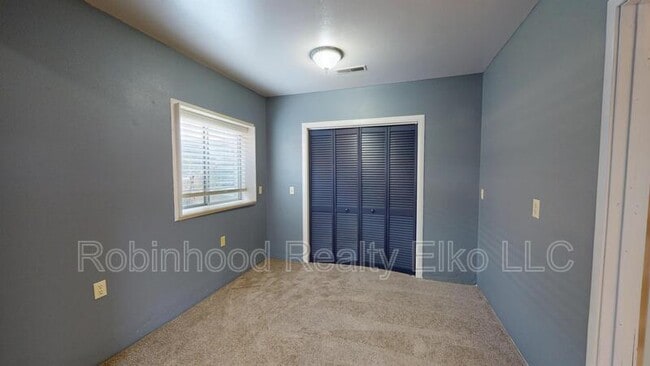 Building Photo - 2316 Sierra Dr