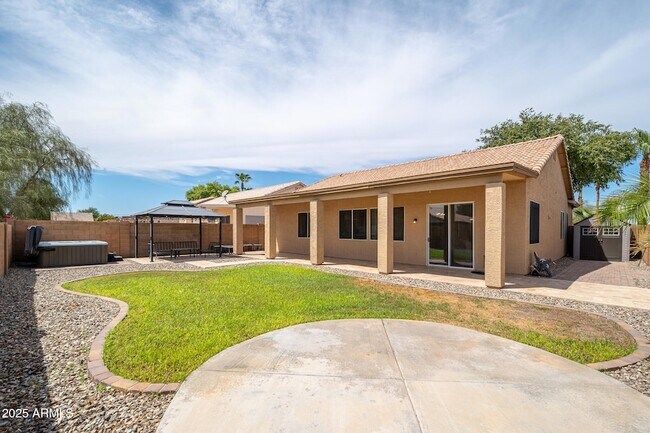 Building Photo - 13679 W Tara Ln