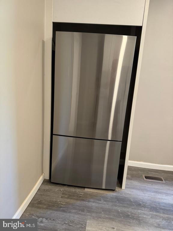 Building Photo - 2416 N Hollywood St