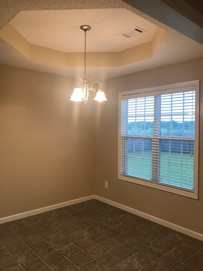 Building Photo - 125 Gage Dr