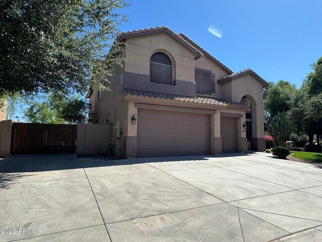 Building Photo - 2671 S Dragoon Dr