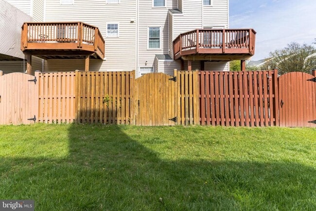 Building Photo - 1025 Simsbury Ct