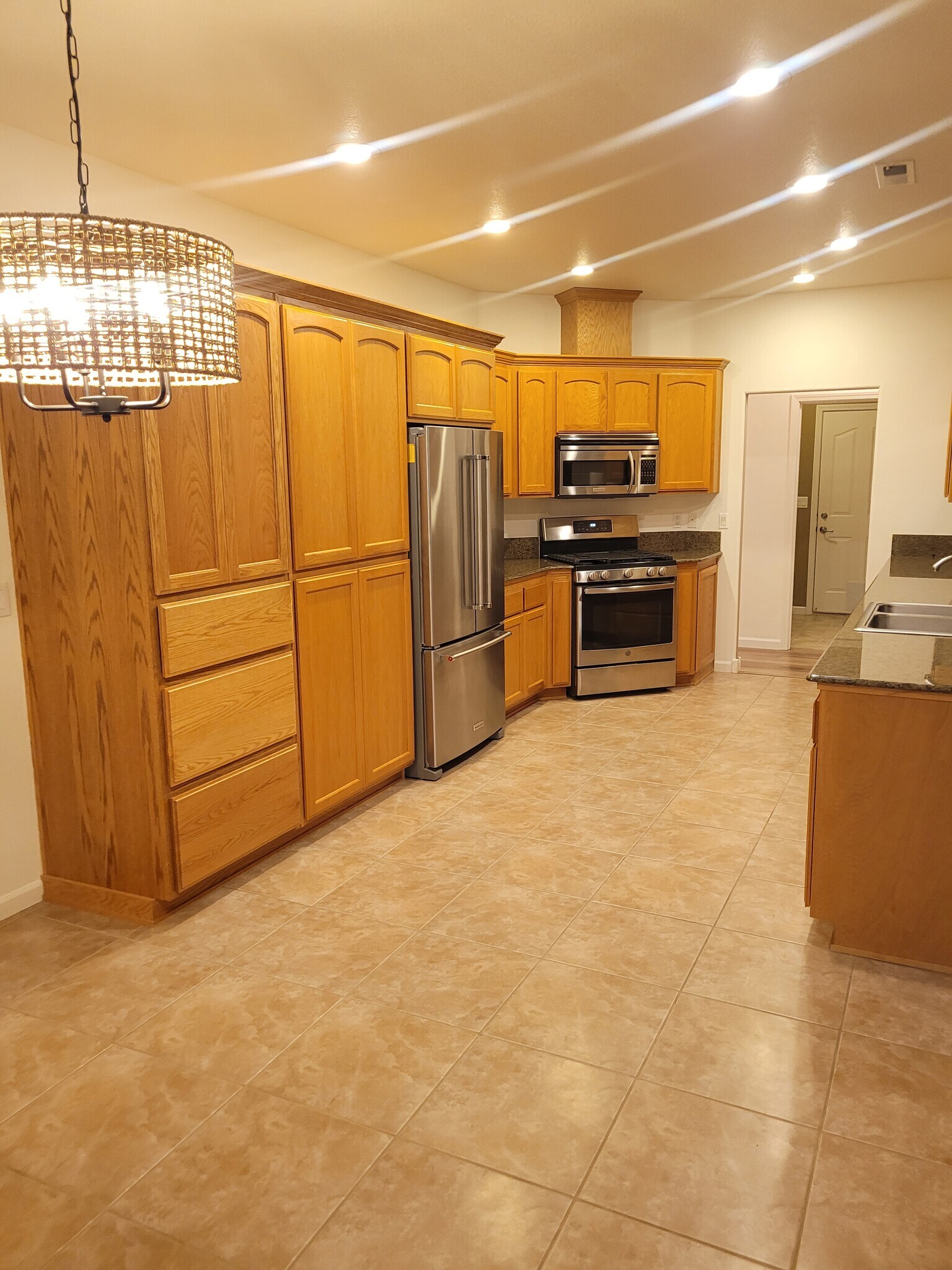 Building Photo - 396 Patricia Ln