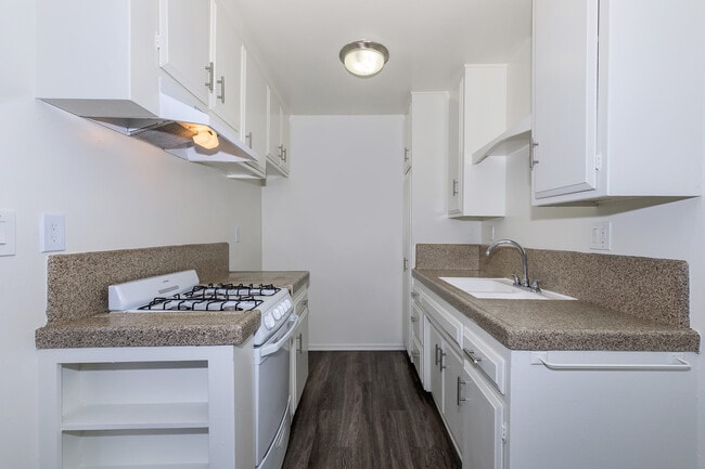 Building Photo - Glenwood Apartment Homes