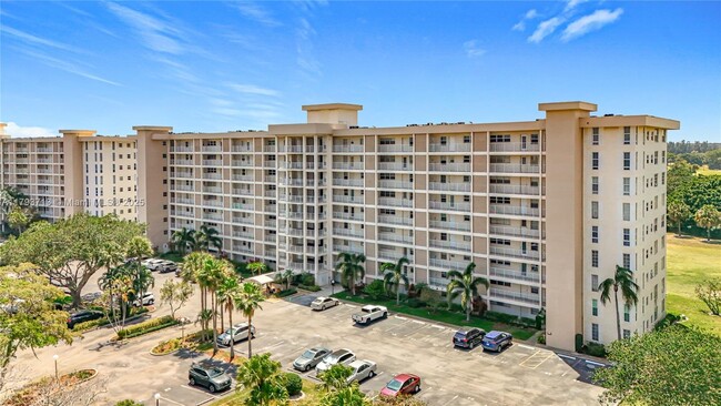 Building Photo - 2671 S Course Dr