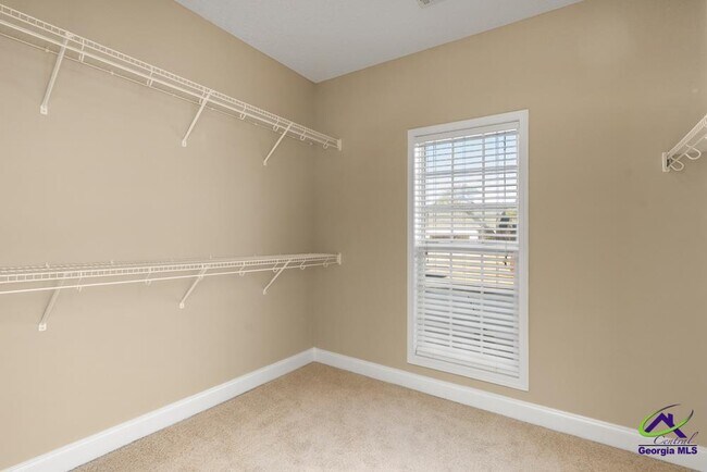 Building Photo - 601 Huntwood Ln