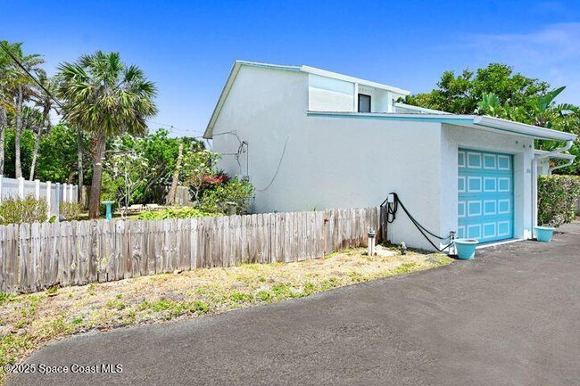 Building Photo - 1310 S Miramar Ave