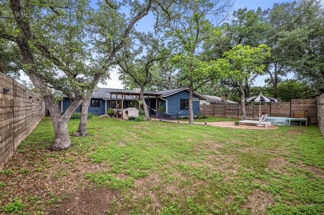 Building Photo - 6903 Whispering Oaks Dr