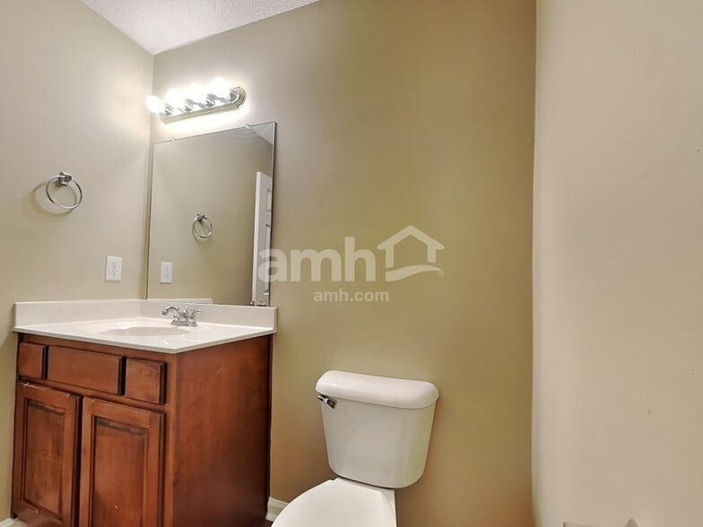 Building Photo - 11594 Milton Meadows Dr