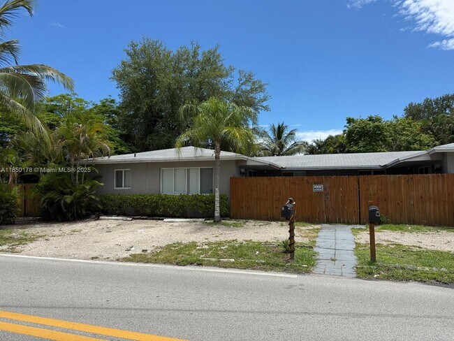 Building Photo - 600 NW 18th St