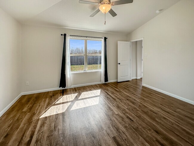 Building Photo - 14105 Fallsprings Way