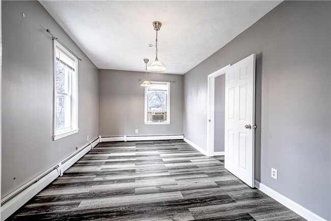 Building Photo - 216 Maplewood Ave