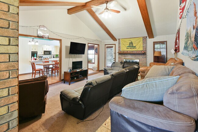 Building Photo - 1406 Angelina Cir