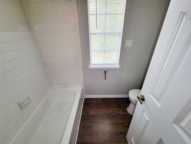 Building Photo - 8502 Canyon Pine Dr