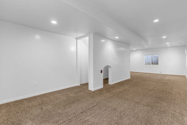 Building Photo - Beautiful 4 Bedroom 2.5 Bath Home in Lehi near Thanksgiving Point!